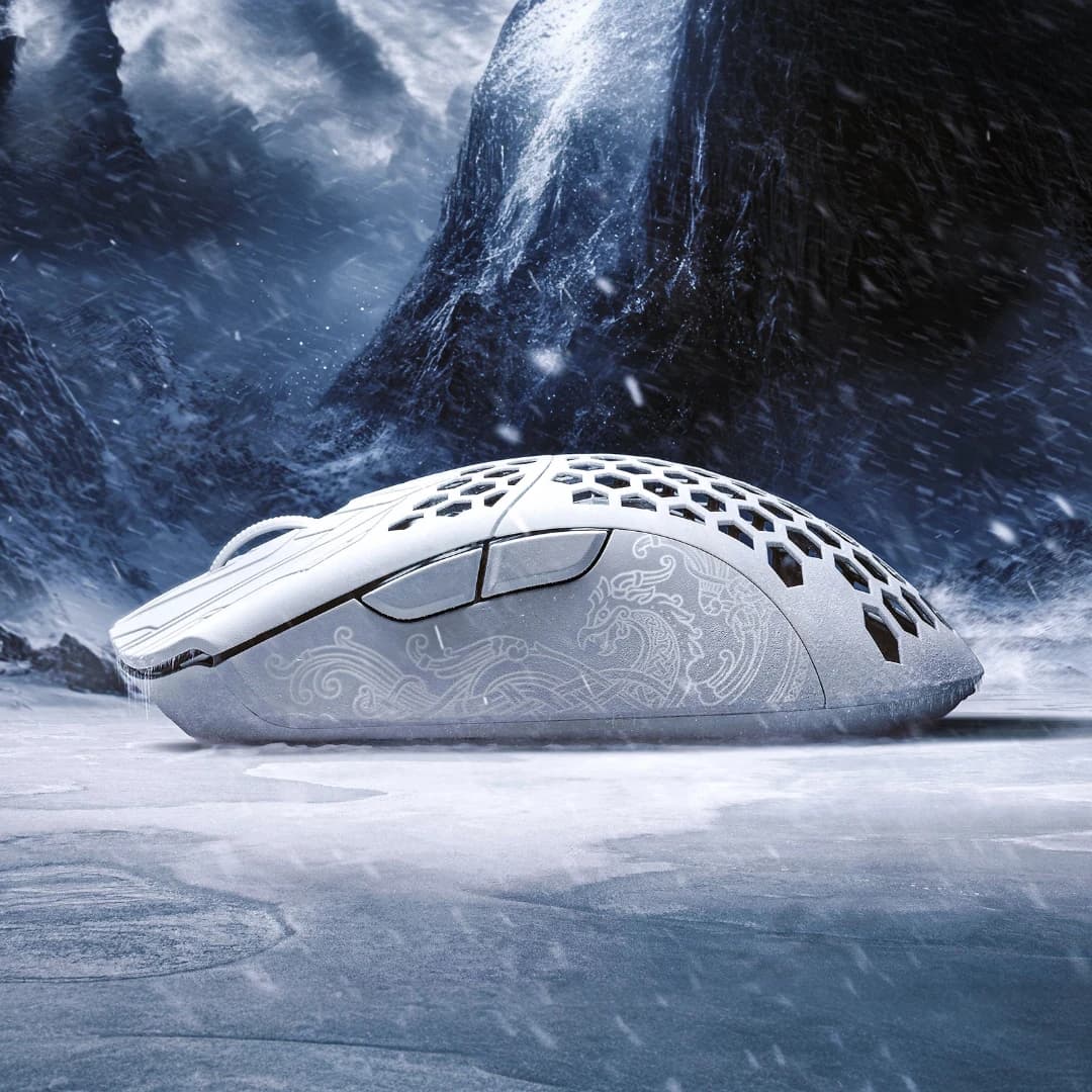 Finalmouse ULX Frostlord - Medium 3